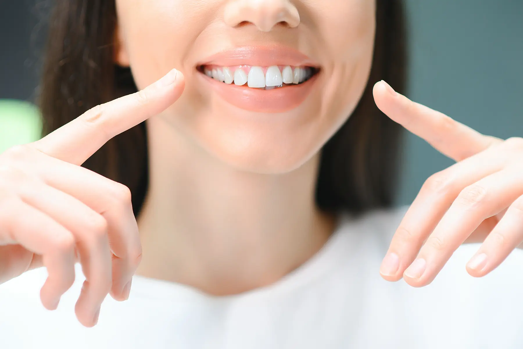 Understanding the Cost of Dental Implants vs. Dentures in Illinois