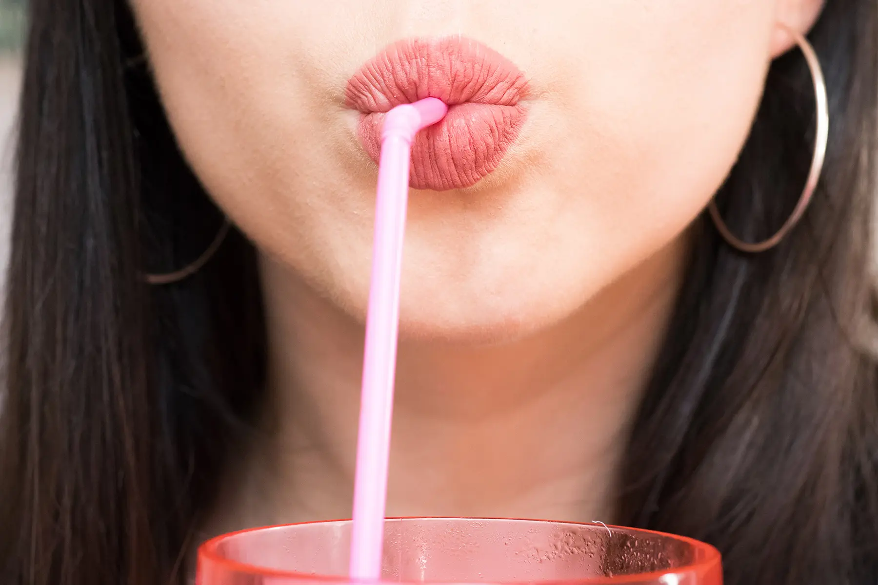 Using a Straw After Tooth Extraction and Why Timing Matters