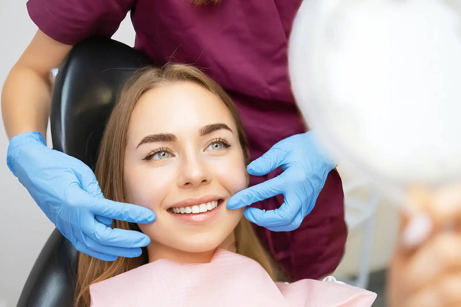 What Is the Difference Between Dental Implants and Veneers?